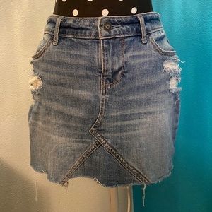 Hollister denim skirt. Size 1, waist 25. EUC